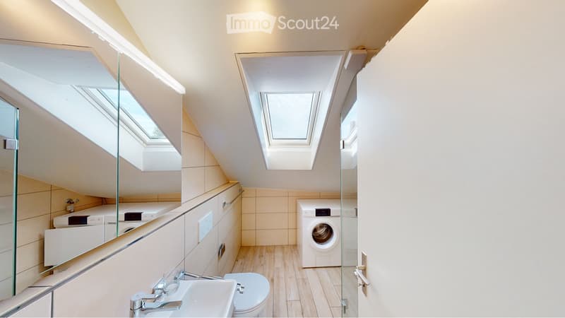 Nachmieter ab 01.12.2026 für helle 4,5 Zimmer Dachwohnung (3)