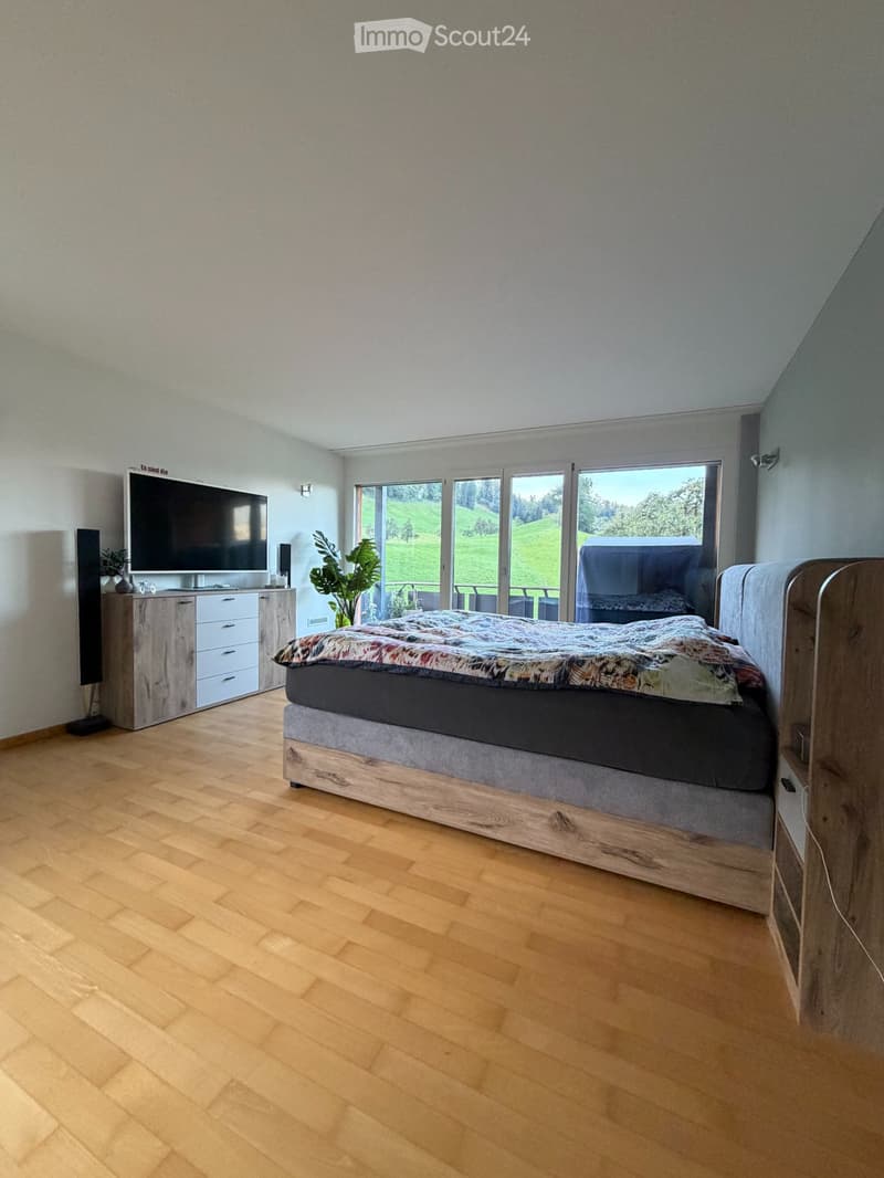 4½ Zimmerwohnung mit Bergsicht (4)