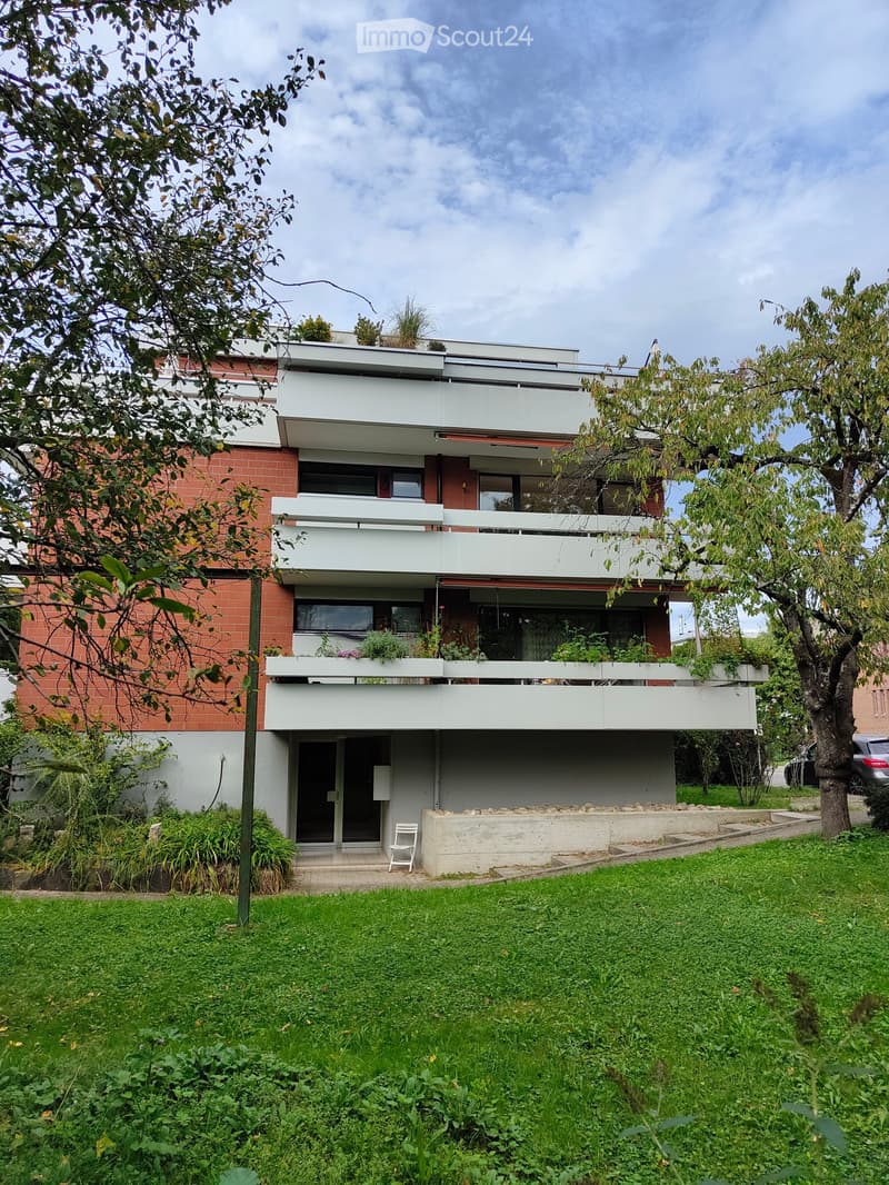 neu renovierte 4.5 Zimmer Wohnung an ruhiger Lage in Riehen (1)