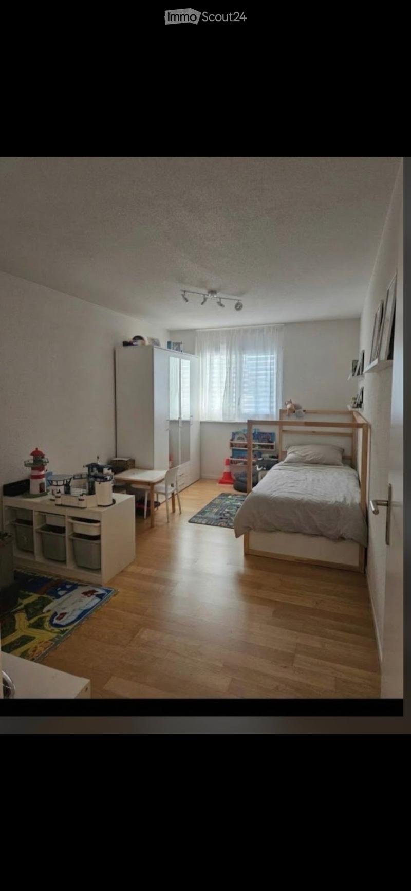 4.5 Zimmer Wohnung mit Wintergarten-Balkon zu vermieten (5)