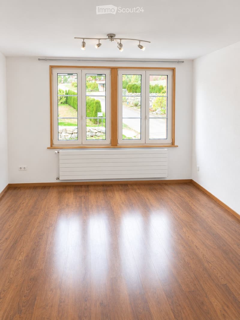Helle 5-Zimmer-Dachwohnung mit Balkon auf dem Belpberg (4)