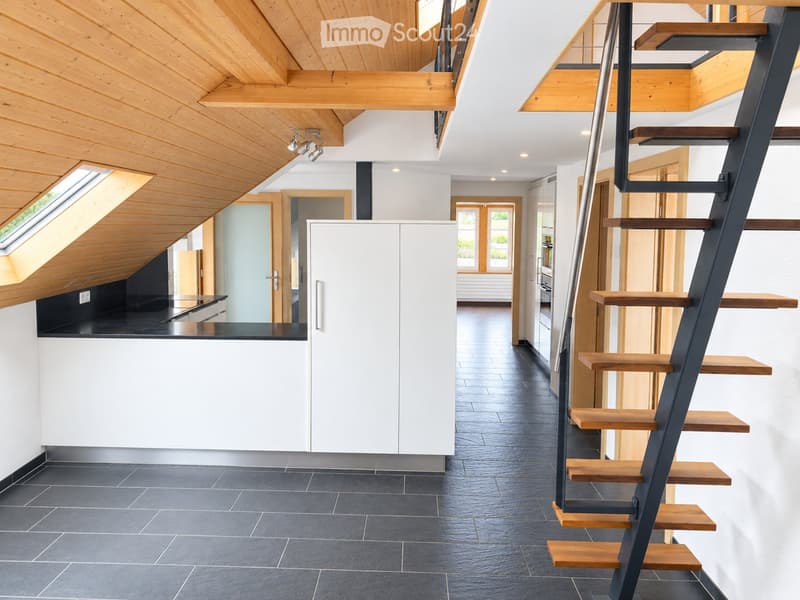 Helle 5-Zimmer-Dachwohnung mit Balkon auf dem Belpberg (5)