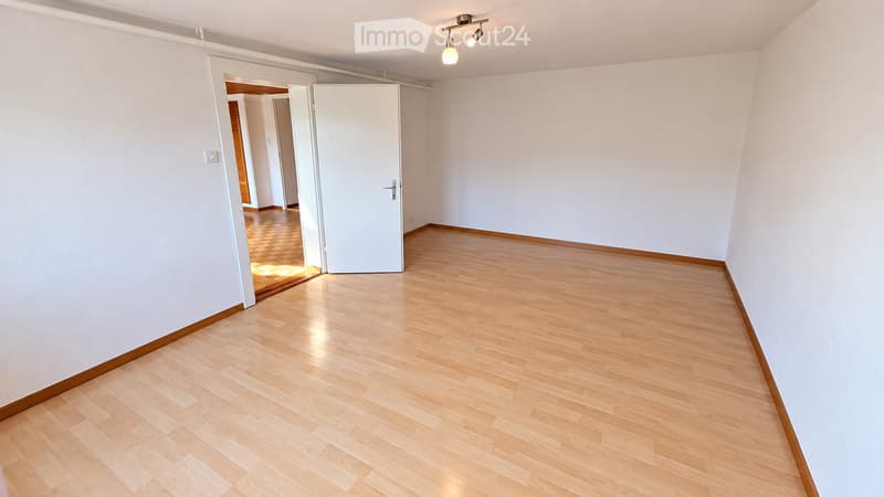 Schöne 3.5 Zimmer Wohnung ab Sofort verfügbar (3)