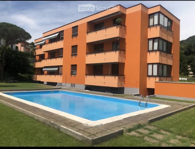 Bellissimo open space a Morbio Inferiore con piscina (1)