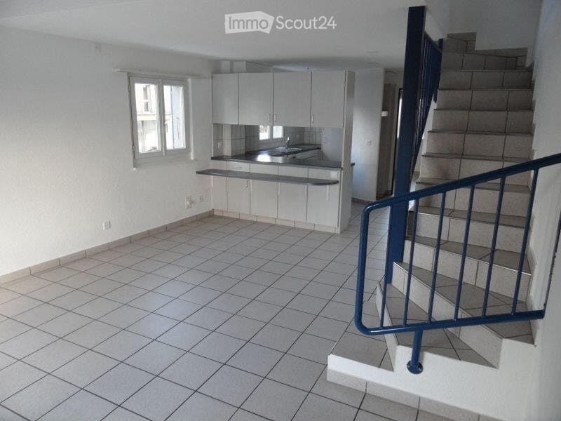 3.5 Zimmer-Galerie-Wohnung  ,an guter Lage. (2)