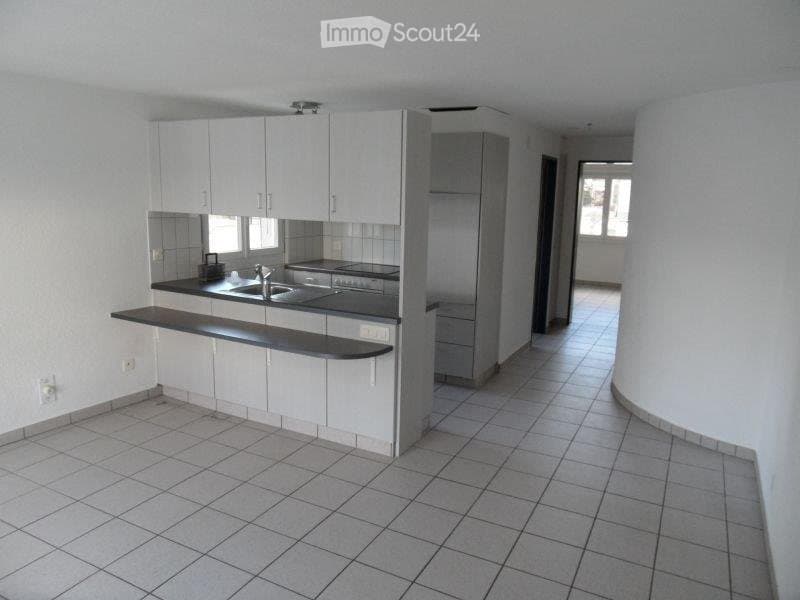3.5 Zimmer-Galerie-Wohnung  ,an guter Lage. (3)