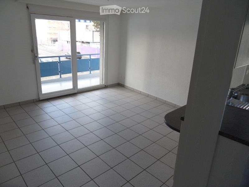 3.5 Zimmer-Galerie-Wohnung  ,an guter Lage. (4)