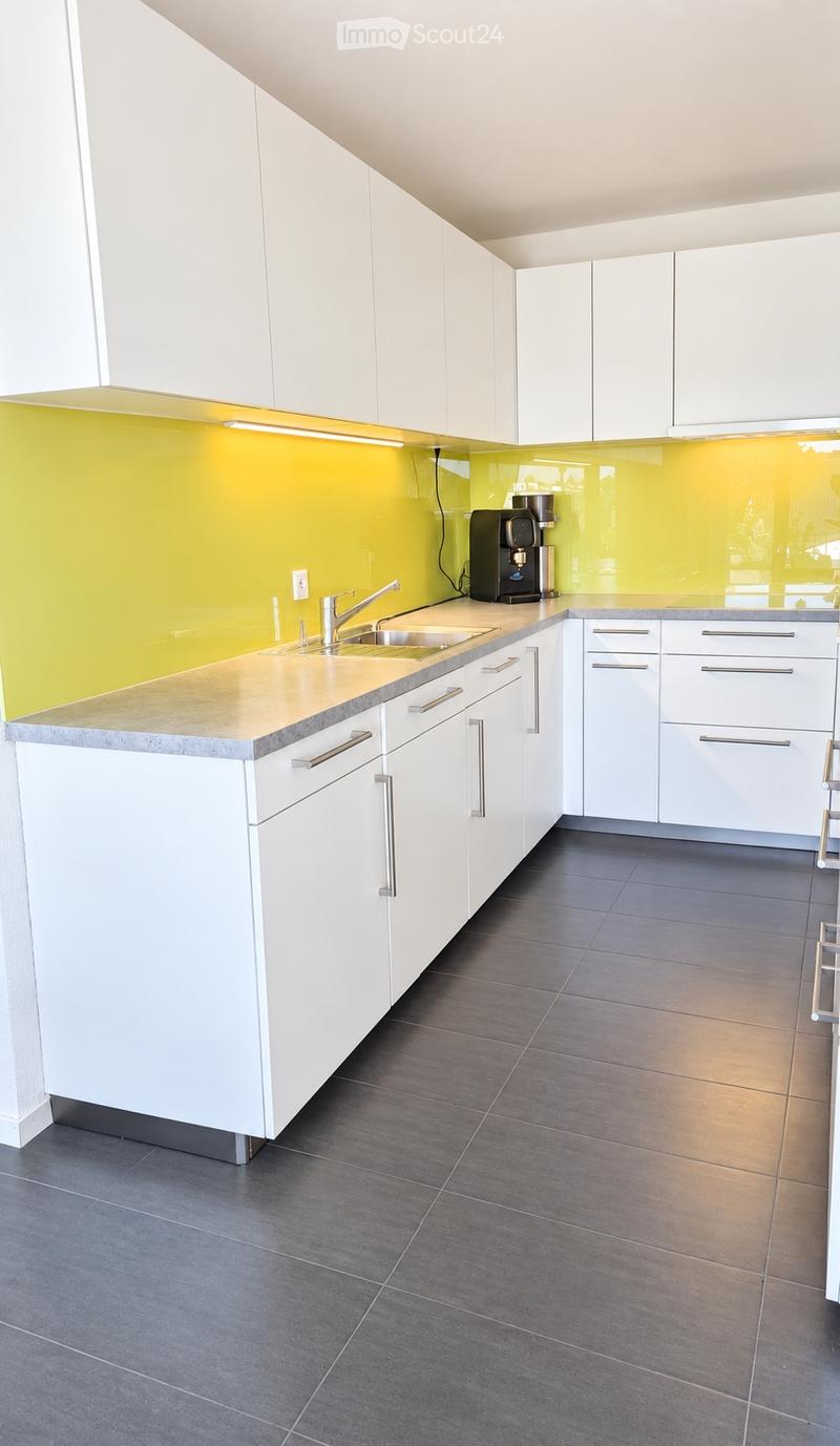 Helle 4.5 Zimmerwohnung (1)