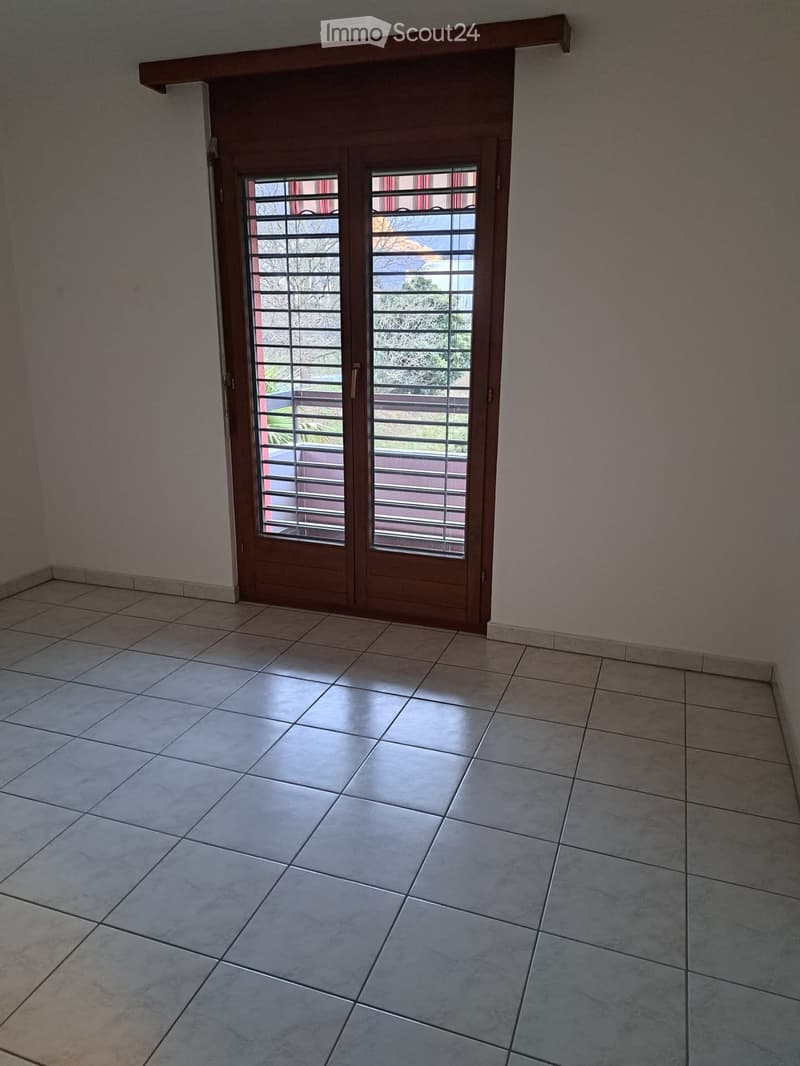 Affitasi appartamento 4.5 locali (4)
