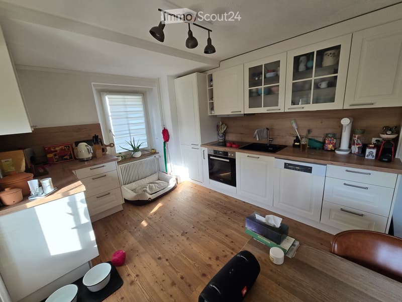 4.5 Zimmer Wohnung mit Balkon und Garage (1)