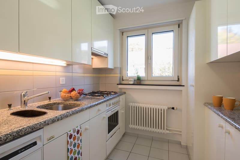 Zu vermieten: Helle 3-Zimmer-Wohnung mit Balkon & Parkplatz (2)