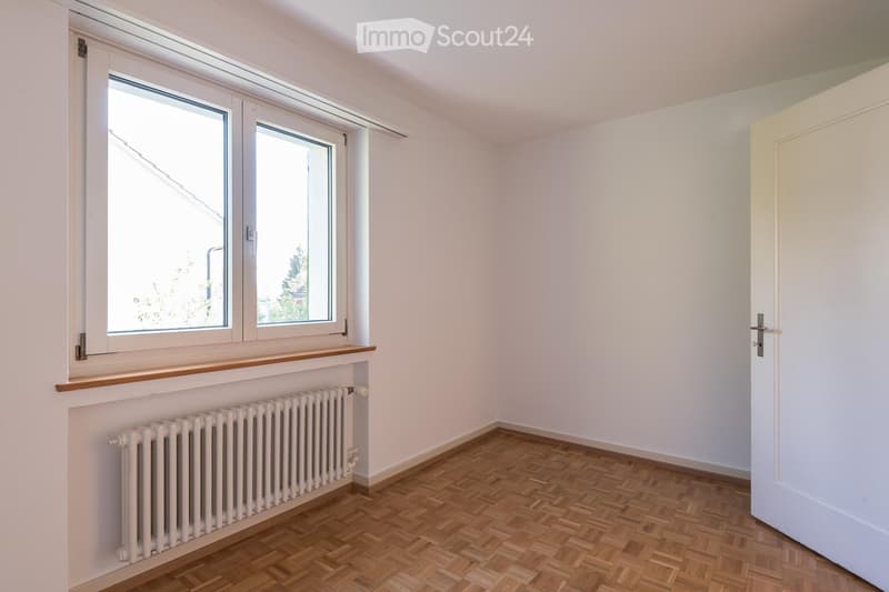 Zu vermieten: Helle 3-Zimmer-Wohnung mit Balkon & Parkplatz (4)
