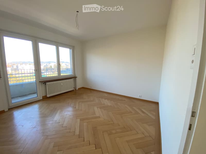 Schöne Hell 3.5 Zimmer Wohnung mit 2 Balkon (3)