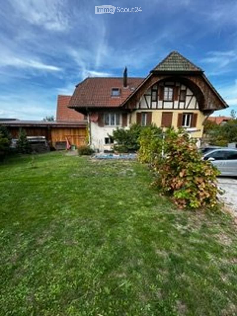 3-Zimmer Stöckli Wohnung im 1. Stock (1)