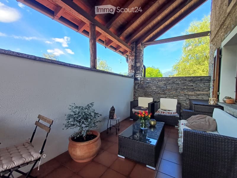 Rustico 3,5 locali / P coperto / Giardino con pergola (1)