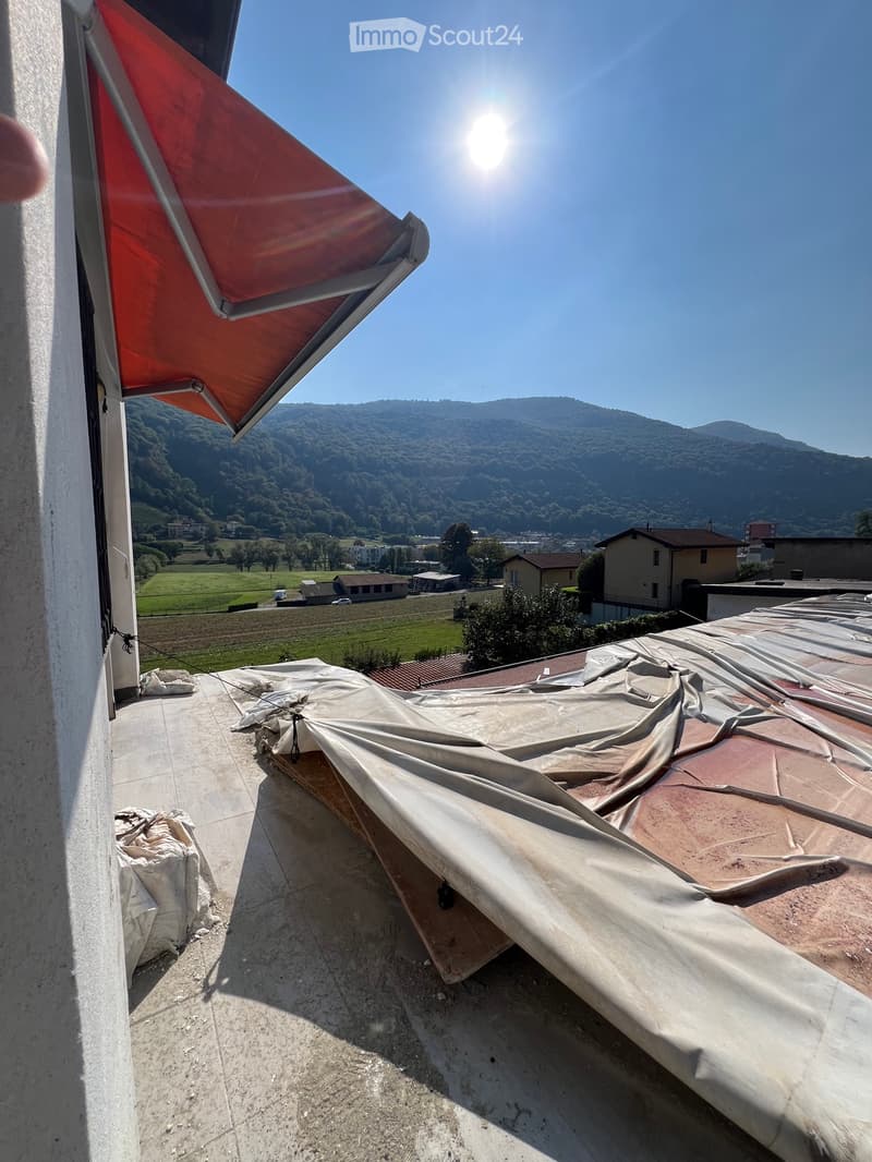 Luminoso appartamento con terrazza panoramica (3)
