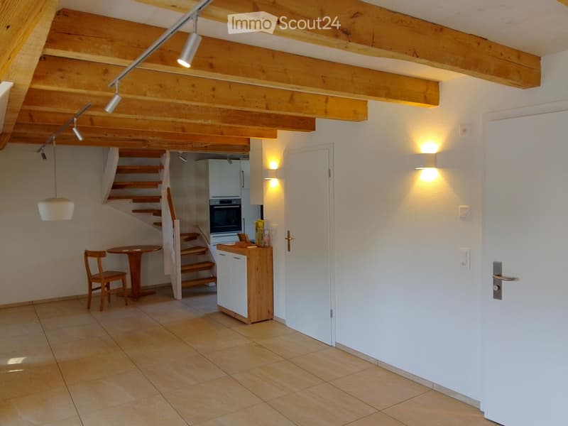 Schöne Dachwohnung in Uzwil mit Aussenparkplatz und Garten (3)