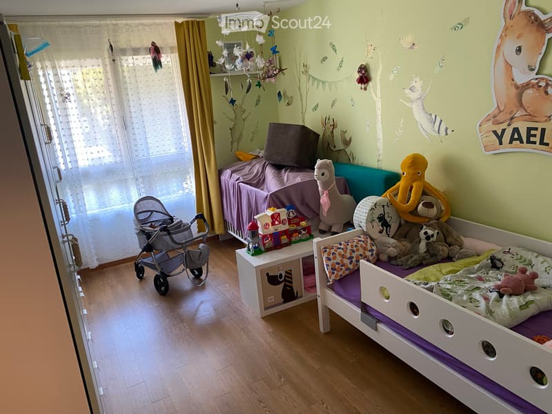 Schöne 4 1/2 Zimmer Familienwohnung (4)