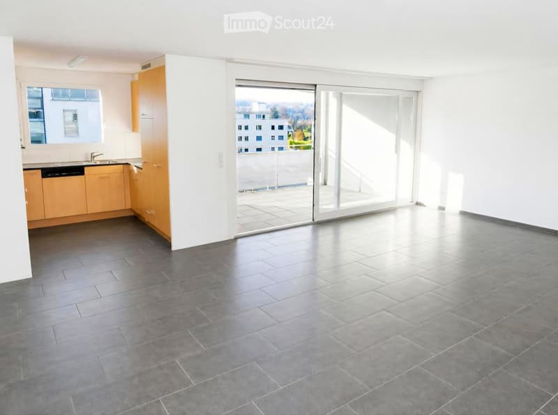 Sehr helle, gemütliche 3.5 Zimmer Wohnung (2)