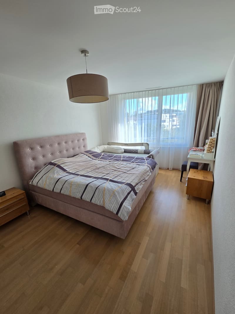 grosszügige 4.5-Zimmer-Wohnung ca 140m2 in Gossau SG (4)