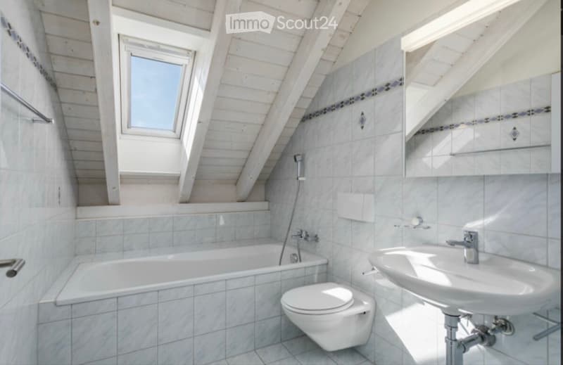 Zu Vermieten 3.5 Zimmer in 6122 Menzau (4)