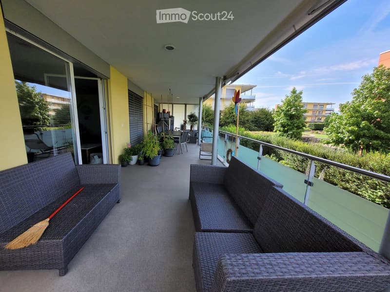 Helle 4½-Zimmerwohnung mit grossem gedecktem Balkon (4)