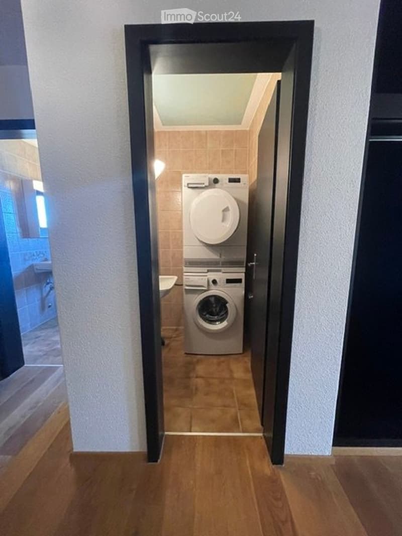 Grosszügige 4 1/2-Zimmerwohnung mit Balkon in Emmen (2)