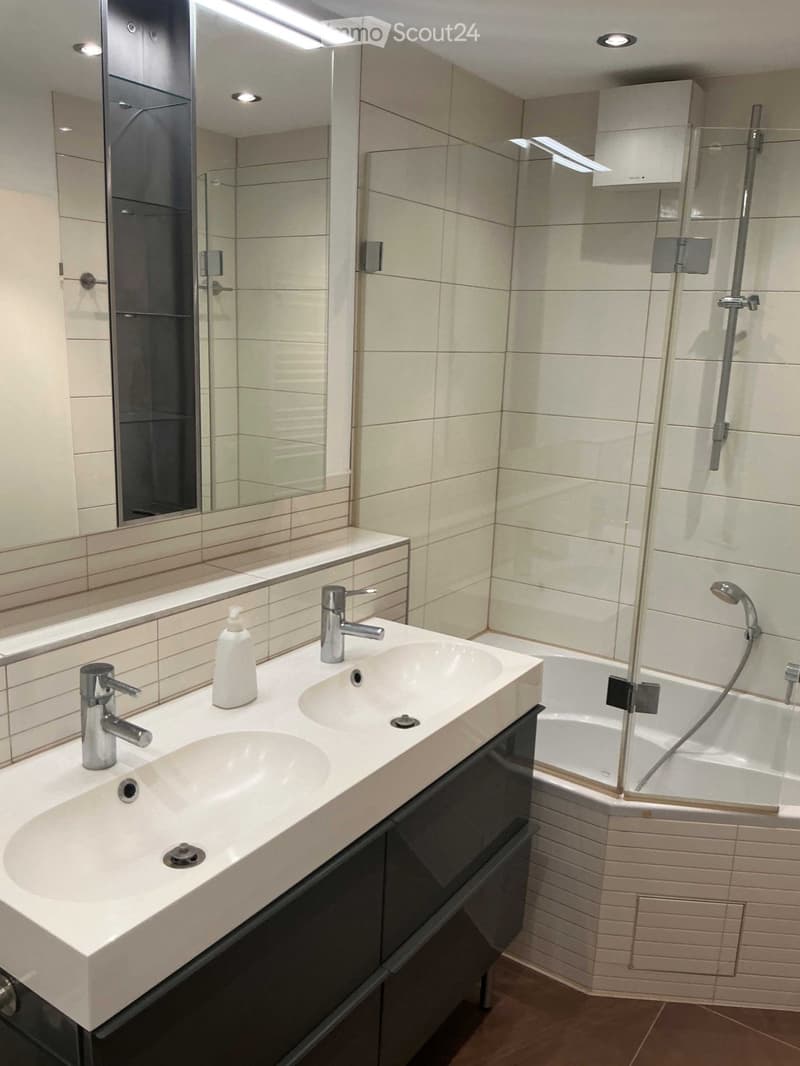 Helle 3,5 Zi. Wohnung, TG-Stellplatz für Wallbox bereit (4)