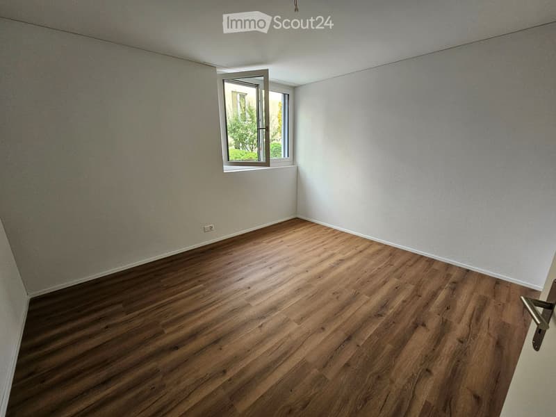 Moderne Neubauwohnung (Erstbezug) mit grossem Garten (3)