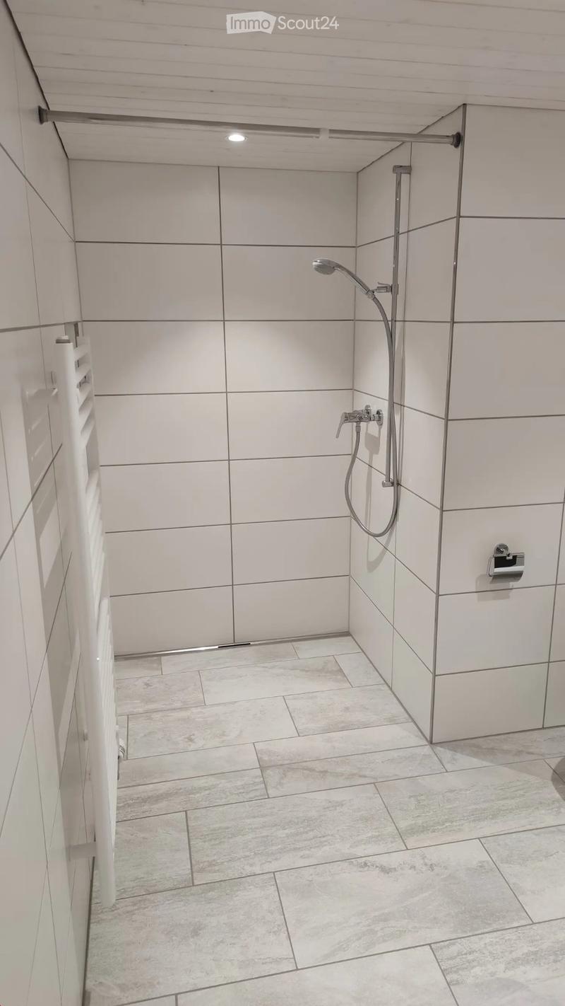 Zu Vermieten: Moderne 2 Zimmer-Wohnung (2)