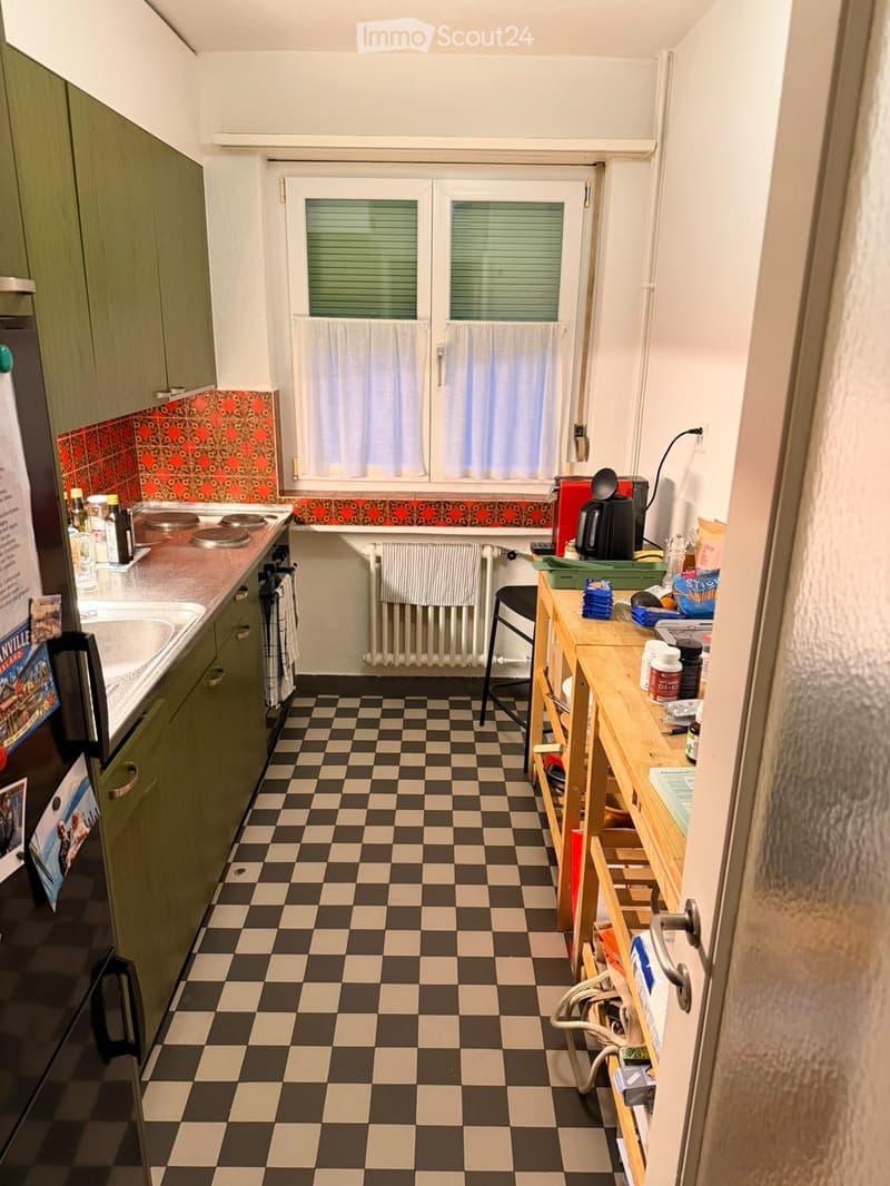Nachmieter für helle 2.5-Zimmerwohnung mit Balkon (4)
