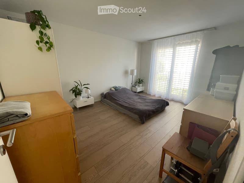 Moderne 2.5-Zimmer-Wohnung in Neuenhof mit Balkon (4)