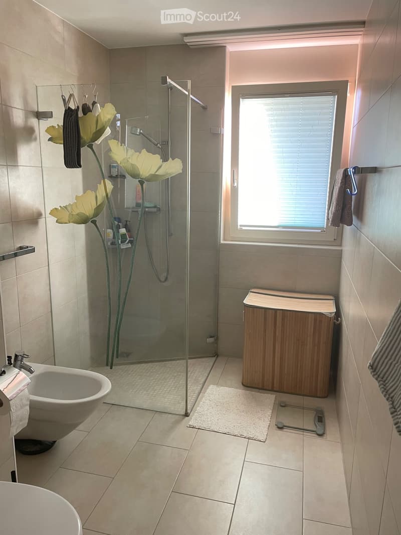 Moderne 2.5-Zimmer-Wohnung in Neuenhof mit Balkon (5)