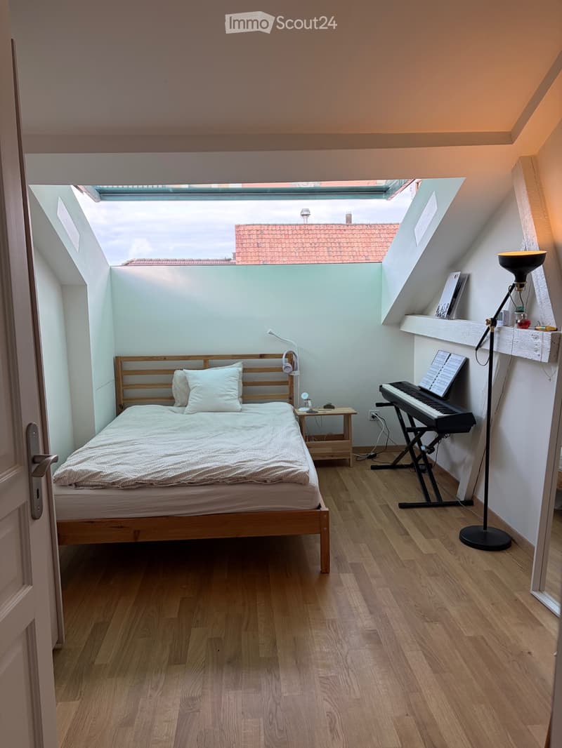 Helle 2.5-Zimmer-Dachwohnung mit grossem Balkon (1)