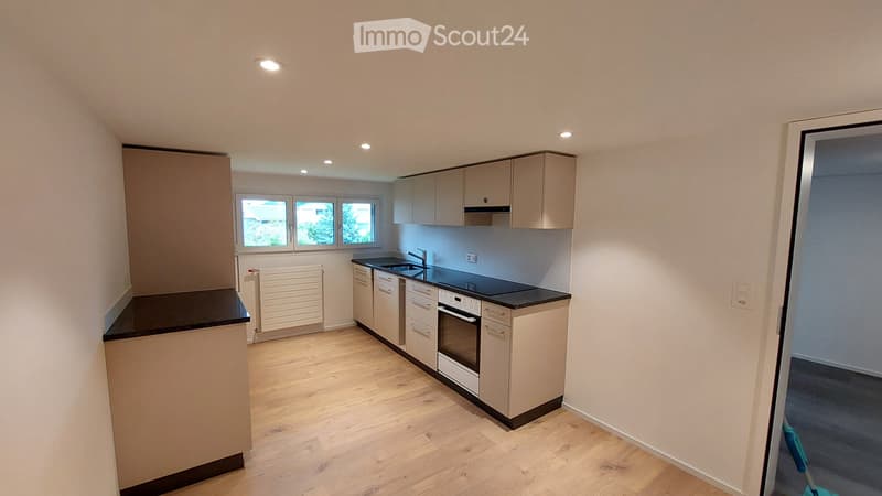 Attraktive 3.5 Zimmer Wohnung in Bütschwil (1)