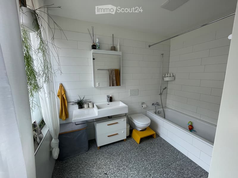 Voll möblierte 4,5-Zimmer-Wohnung zur Zwischenmiete (2)