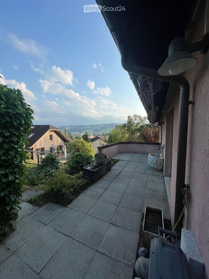 Helle 3.5-Zimmerwohnung zu vermieten (1)