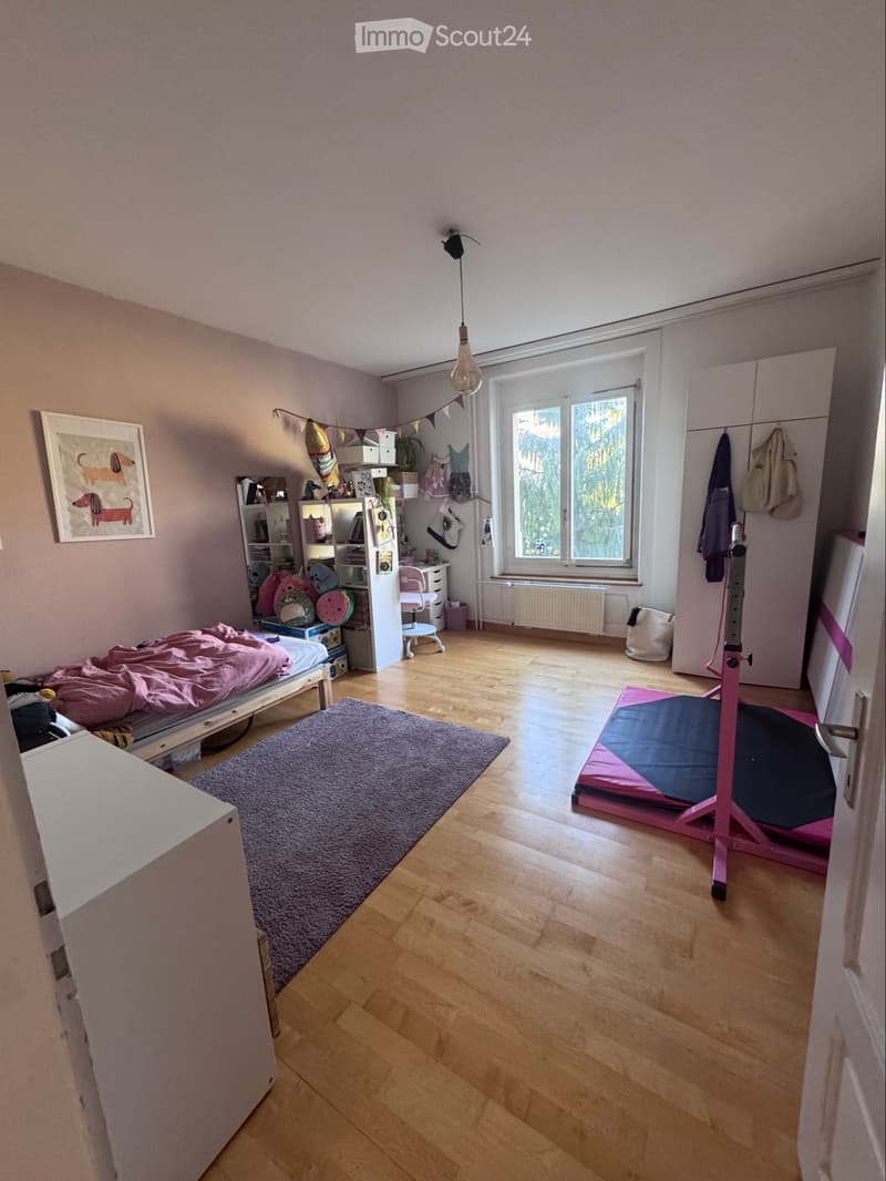 Helle 4.5-Zimmer-Wohnung per 1. Dezember zu vermieten (3)