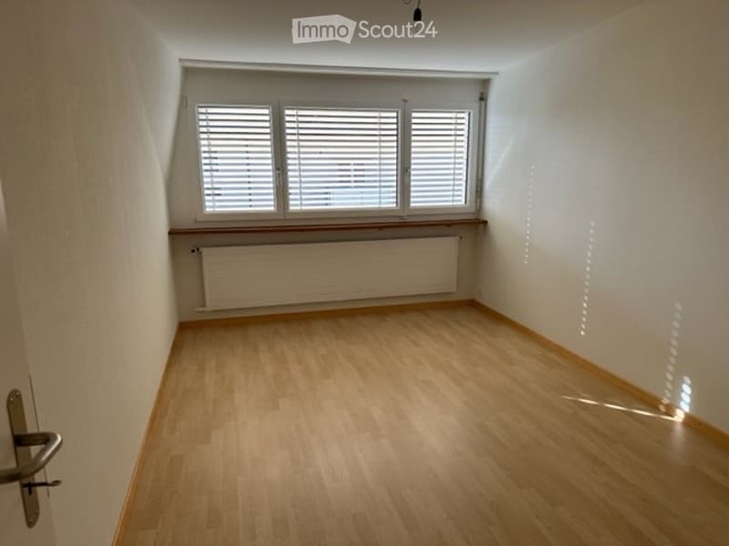 3 Zimmerwohnung, Zuchwil, 3. Stock, Wohn- und Geschäftshaus (5)