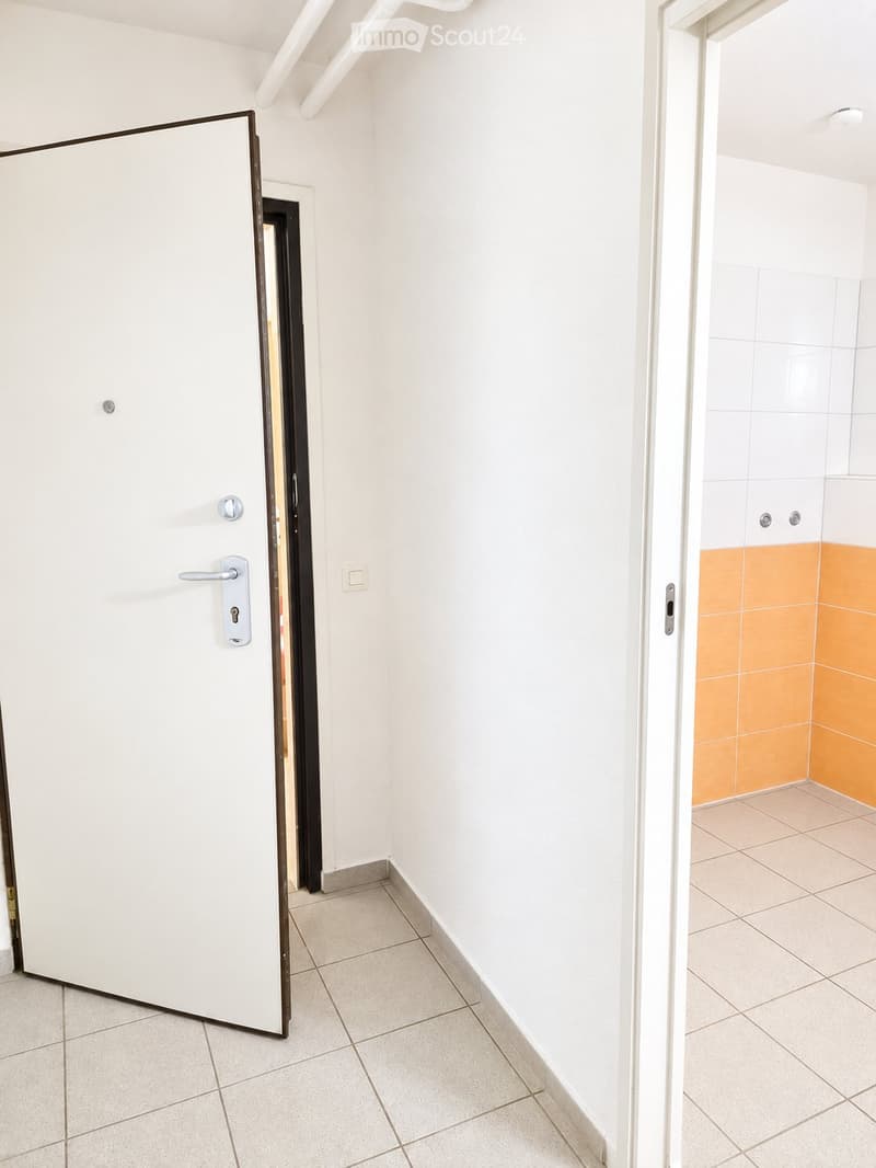 privato affitta laboratorio, magazzino/show room (3)