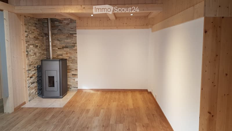 Schöne 2.5-Zimmer-Dachwohnung im Dorfzentrum (3)