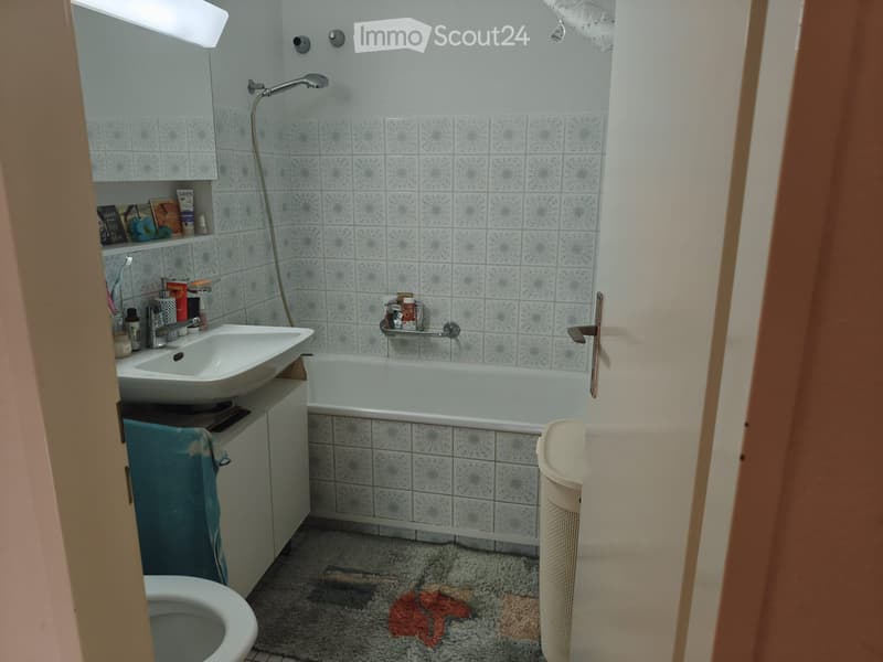 2.5 Zimmer Wohnung zu Vermieten (2)