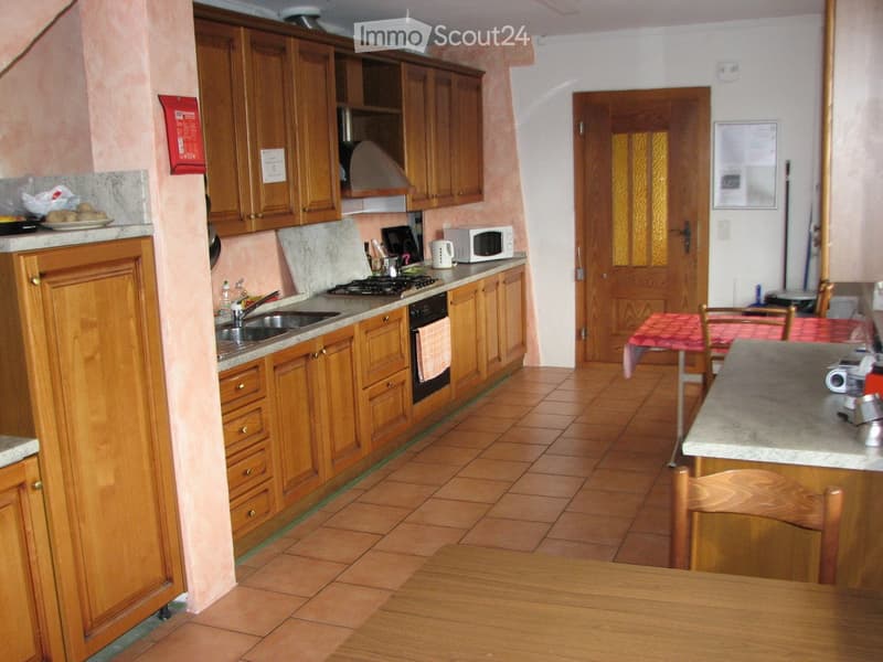 Savosa - Lugano camera ammobiliata indipendente. (3)