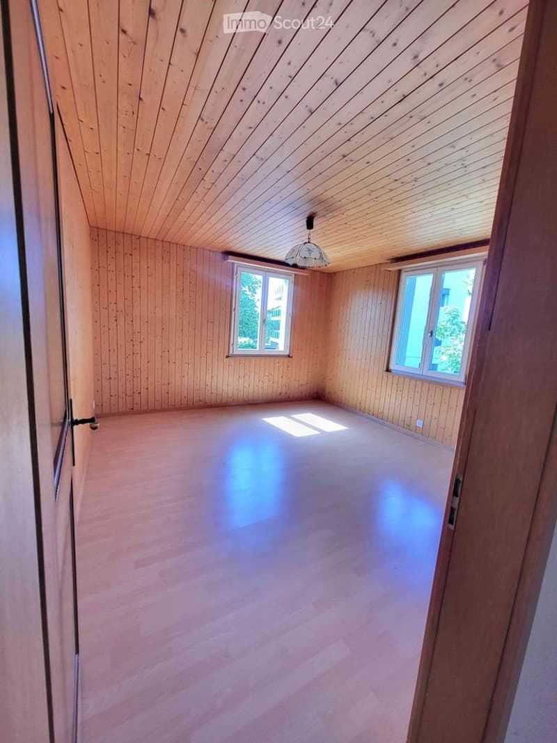 Heimelige 3.5 Zimmer Wohnung 1. OG (2)