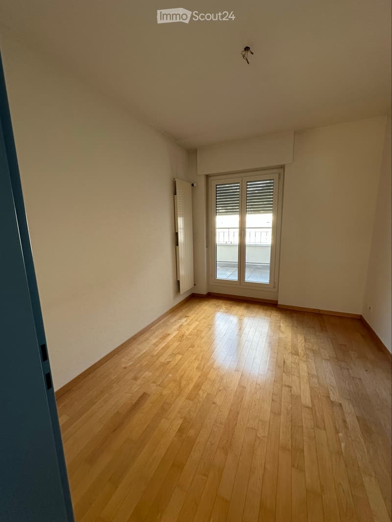2 WG-Zimmer mit grossem Balkon und eigenem Bad (5)