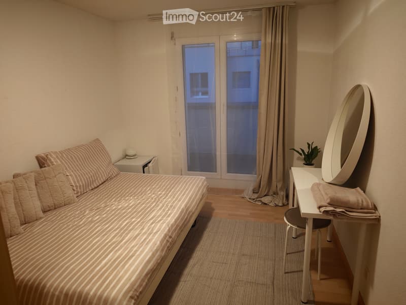 Möbliertes Zimmer zur Untermiete frei (Keine klassische WG) (1)