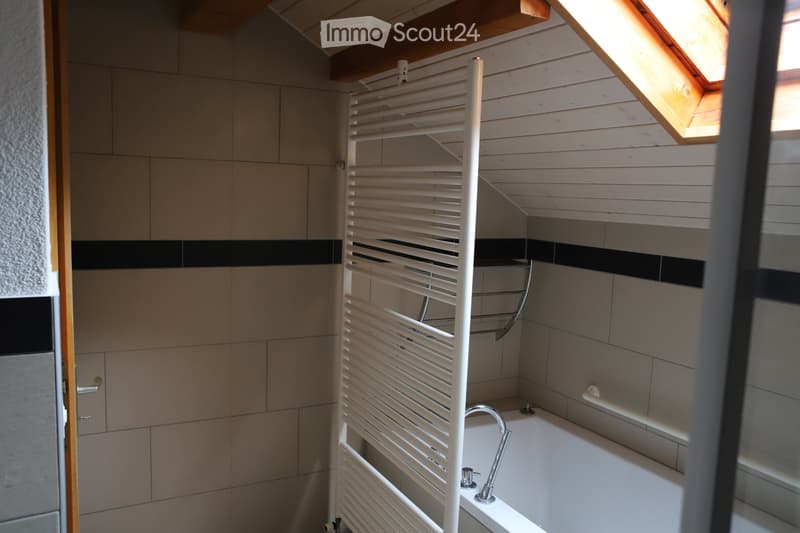 3.5 Zimmer Dachwg 3 Min Bahnhof, 10 Min Schule, 2 Min Volg (10)