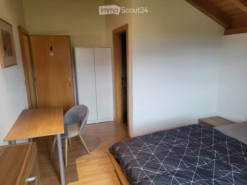 Monats Zimmer (2)