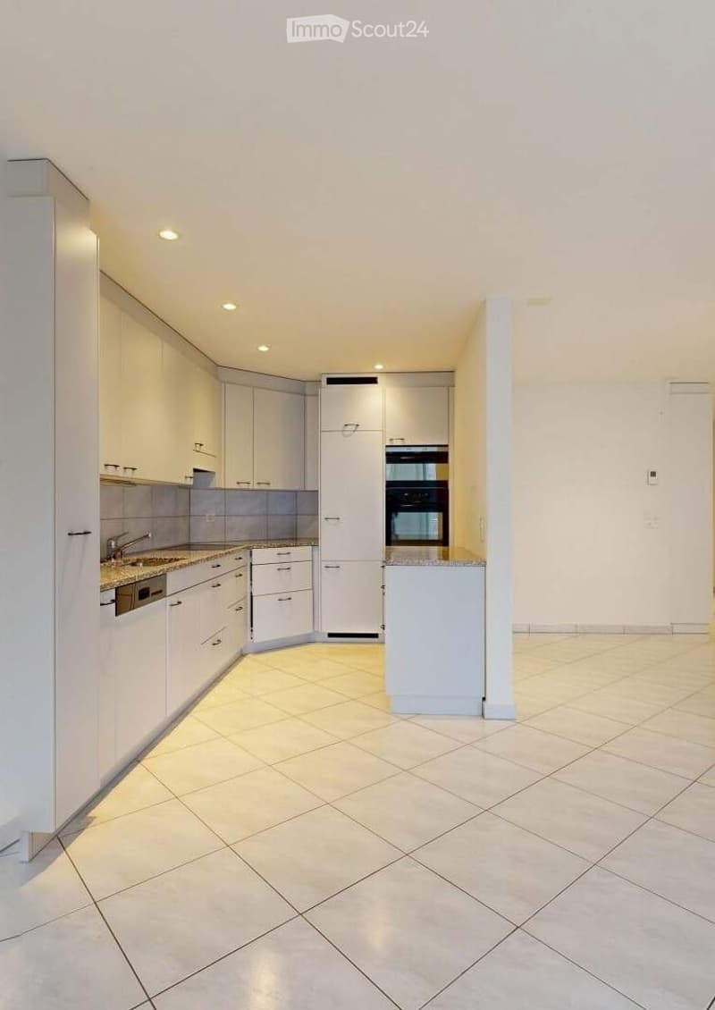 "Moderne 3.5-Zimmer-Wohnung mit sehr schöner Aussicht" (2)
