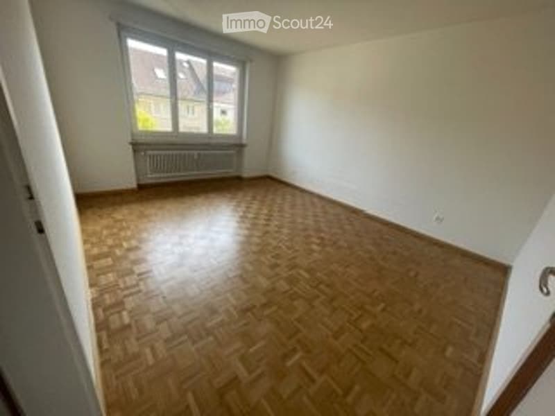 schöne helle 3.5 Zimmerwohnung (3)